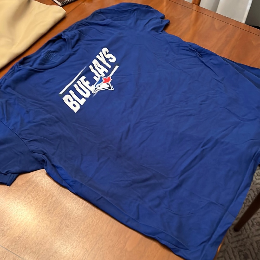 Toronto Blue Jays XXL Shirt